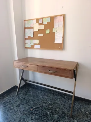 Mesa recibidor con dos cajones de madera y metal