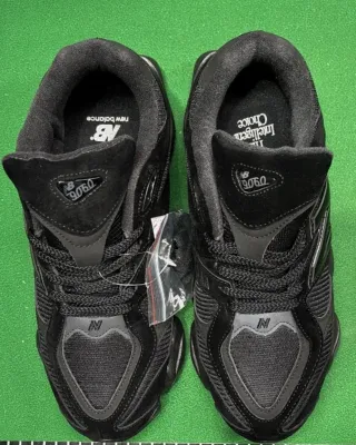 New Balance 9060 Negras Nuevas