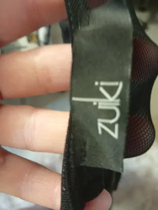 Tubino nero con dettagli gioiello