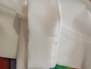 Traje de comunión azul marino con detalles dorados