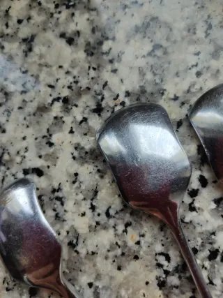 5 cucchiaini vintage in metallo