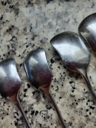 5 cucchiaini vintage in metallo