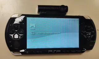 PSP 3004 con juego y funda Phineas y Ferb