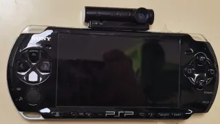 PSP 3004 con juego y funda Phineas y Ferb