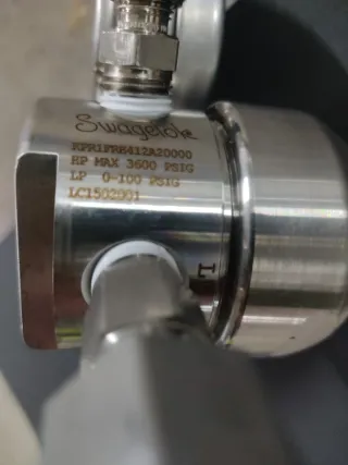 Regulador de presión Swagelok.