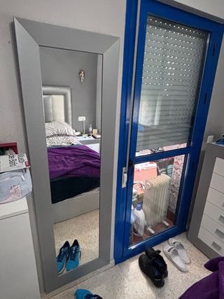 Espejo de pared plateado