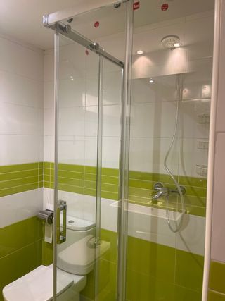 URGELavabo,armario,mampara IKEA- solo 15 y 16 mar.