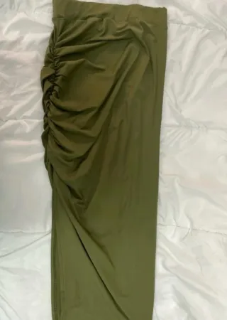 Falda Shein verde con fruncido