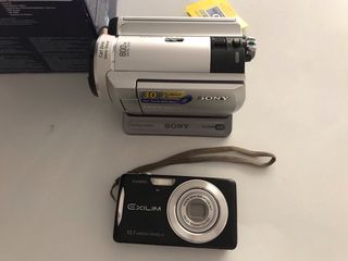 Lote: Videocámara Sony + Cámara Casio