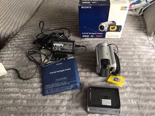 Lote: Videocámara Sony + Cámara Casio