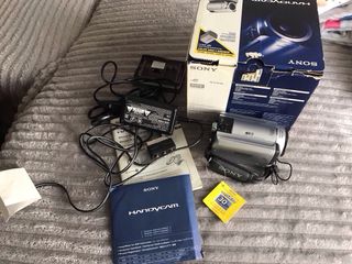 Lote: Videocámara Sony + Cámara Casio