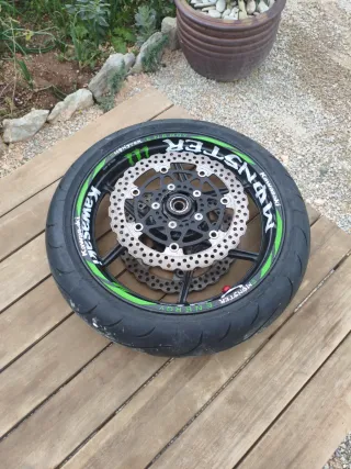 Rueda Kawasaki 120/70