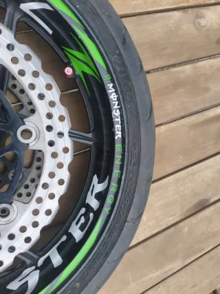 Rueda Kawasaki 120/70