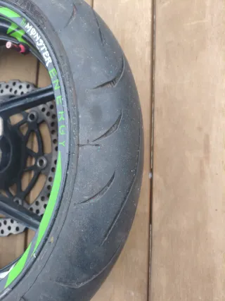 Rueda Kawasaki 120/70
