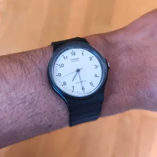 Reloj Casio MQ24 Retro Minimalista | Sin estrenar