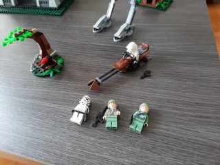 Lego Star Wars 8038 Endor y 9489