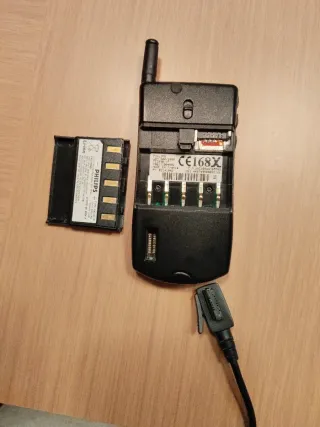 Teléfono Móvil Philips Genie