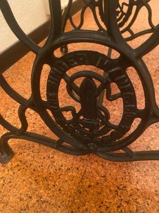 Mesita Máquina Coser Antigua