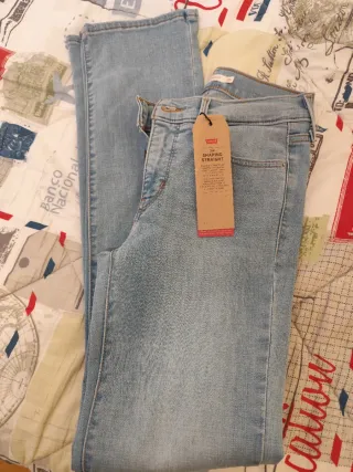 Pantalón vaquero Levi's 314 Shaping Straight