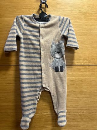 Pijama bebé con dibujo de zorros