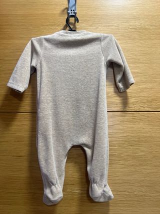 Pijama bebé con dibujo de zorros