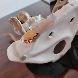 Figura de porcelana estilo oriental