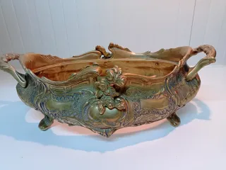 Centro de mesa antiguo de bronce