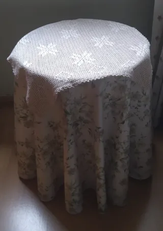 2 Mesitas de noche de madera