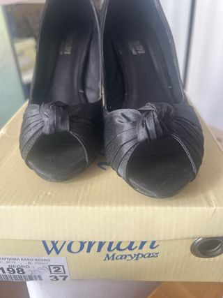 Zapatos de tacón Mary Paz negros talla 37