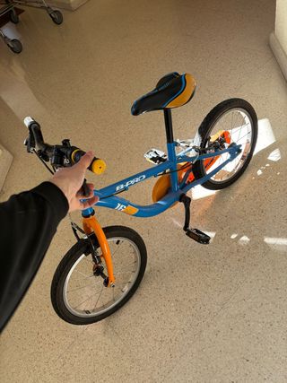 Bicicleta infantil B-PRO 16 azul y naranja