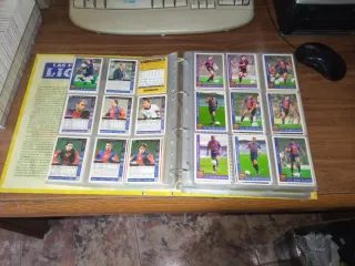 MUNDICROMO 20002. LAS FICHAS DE LA LIGA 2001/2002
