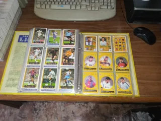 MUNDICROMO 20002. LAS FICHAS DE LA LIGA 2001/2002