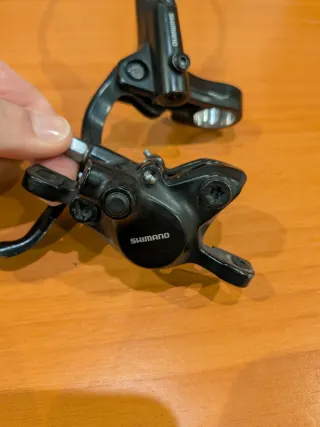 Freno Shimano MT200 Delantero + pinza trasera