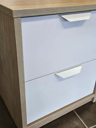 Mesita de noche Ikea madera clara 2 cajones