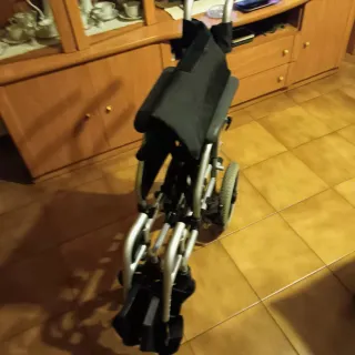 Silla de ruedas plegable