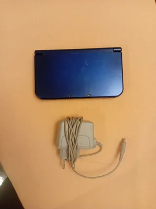 Nintendo 3DS XL Azul + Cargador