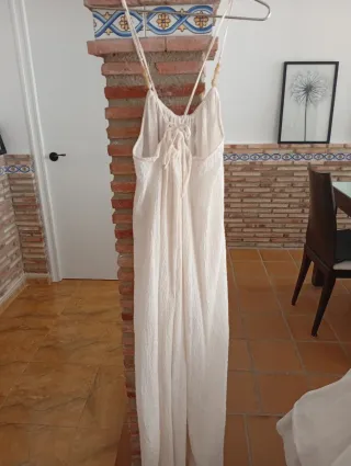 Vestido largo blanco con cuentas