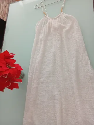 Vestido largo blanco con cuentas