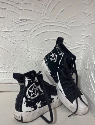 Converse Negras y Blancas