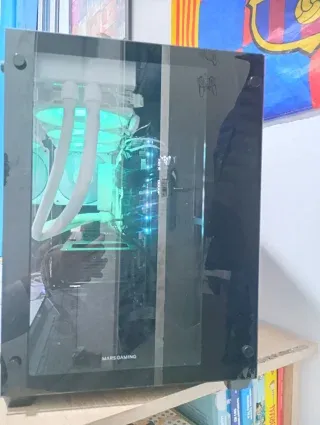 PC Gamer Arctic rtx 5070 i9 14900k