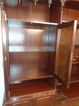 Mueble aparador madera maciza con vitrina