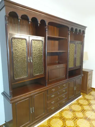 Mueble aparador madera maciza con vitrina