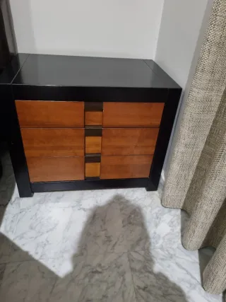 Armario puertas correderas madera oscura