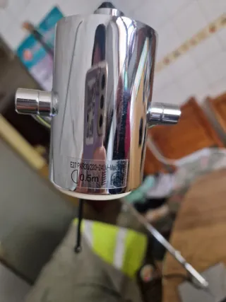 Lámpara de escritorio moderna