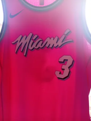 Camiseta Miami Heat Wade Nike Talla L