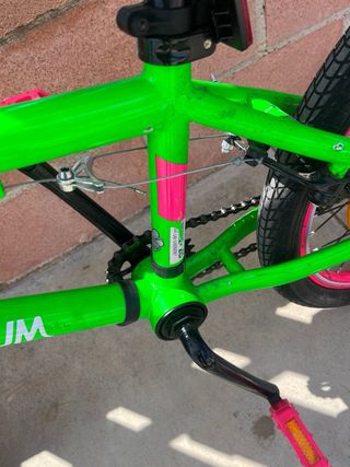 Bicicleta BMX para niños casi nueva