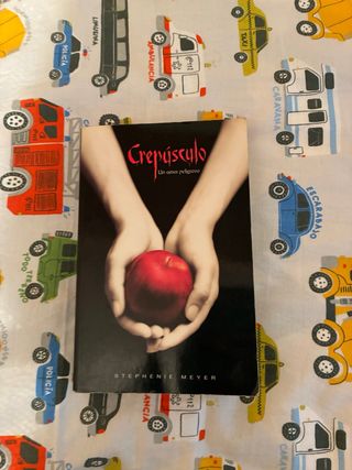 Crepúsculo (Saga Crepúsculo 1) (Spanish Edition)