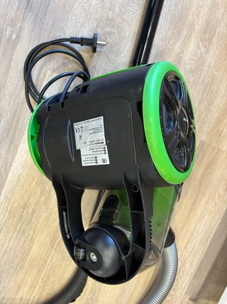 Aspiradora Ariete 2747 sin bolsa