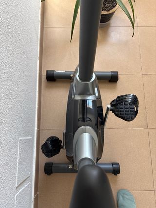 Bicicleta Estática Gris y Negra marca Salter