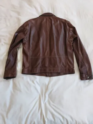 Cazadora de piel marrón